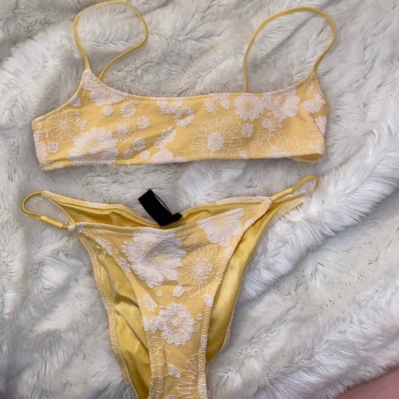 Triangl Gemma Bikini - Picture 2 of 5